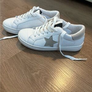 Steve Madden sneakers